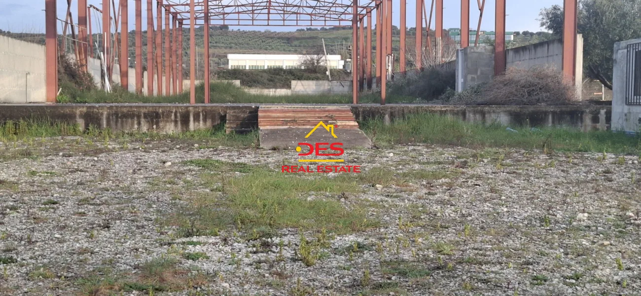 JEPET ME QIRA KAPANON NË PANAJA ,VLORË 📍Në anë të autostradës