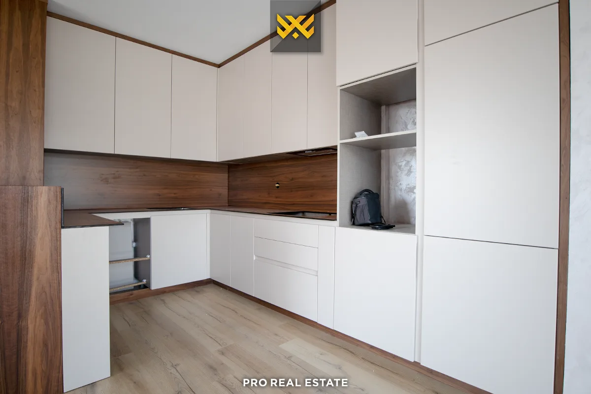 Banesë Pentohuse / Zyrë 130m² + 80m² me #QIRA në Lagjen e Muhaxherëve.