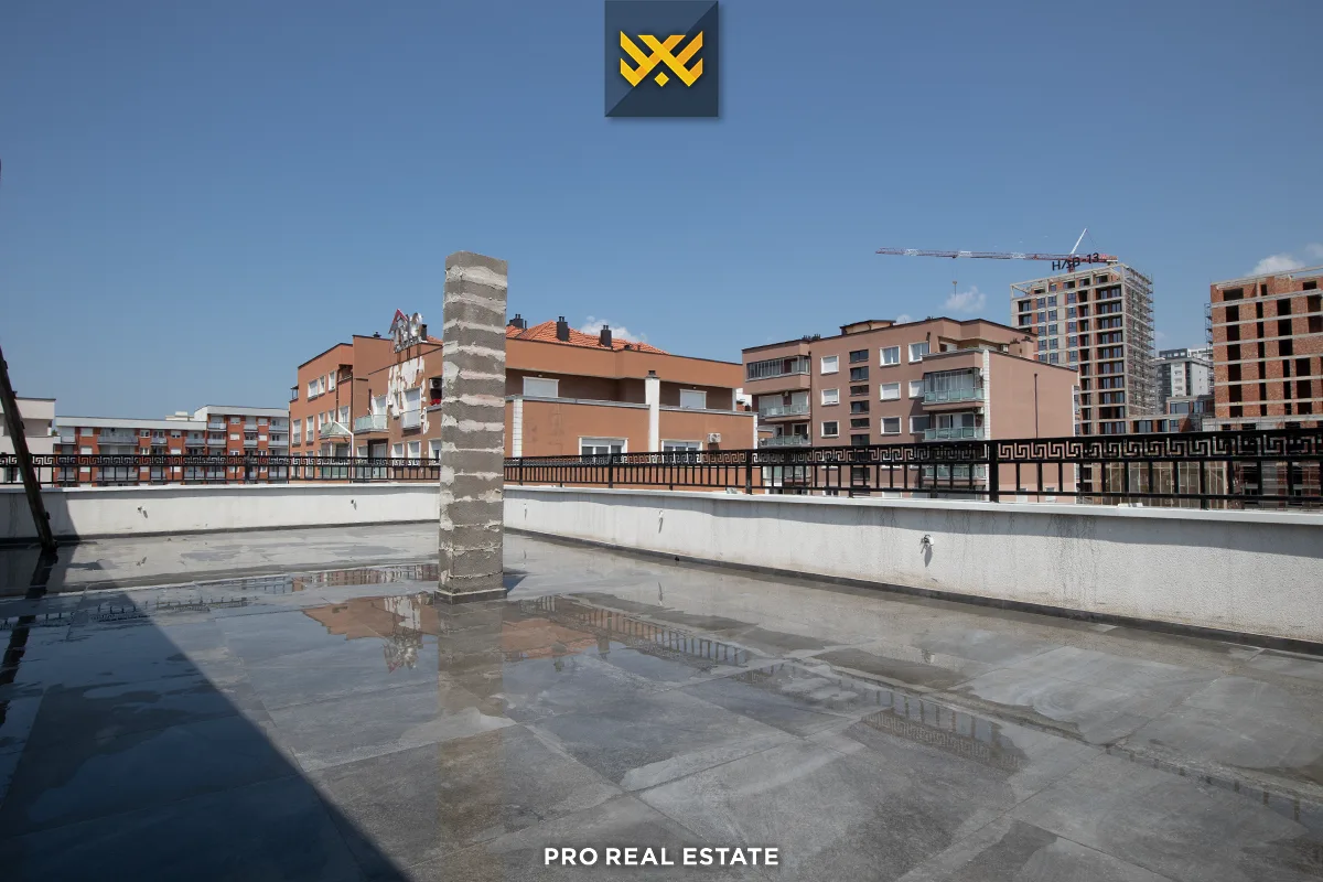Banesë Pentohuse / Zyrë 130m² + 80m² me #QIRA në Lagjen e Muhaxherëve.
