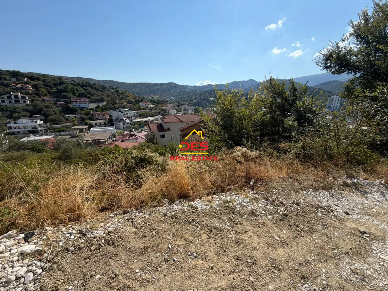 Shitet tokë-truall në kuzum baba, vlorë.