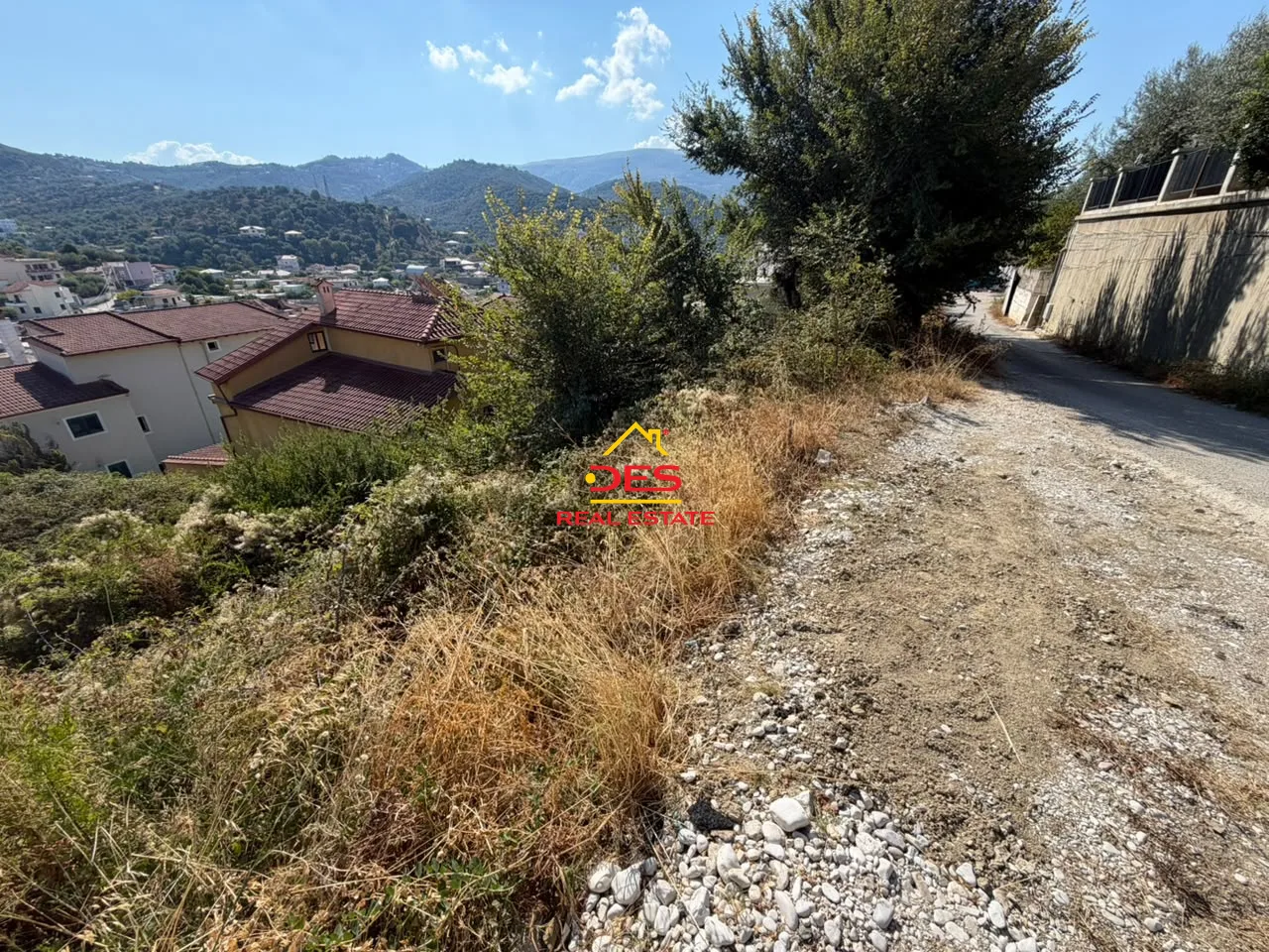 Shitet tokë-truall në kuzum baba, vlorë.