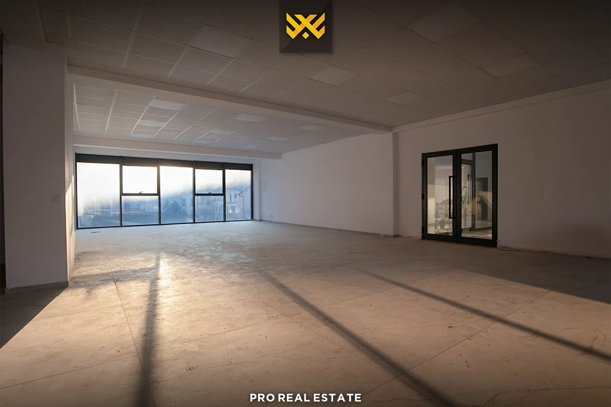 Lokal 215m² me #QIRA në Tophane.