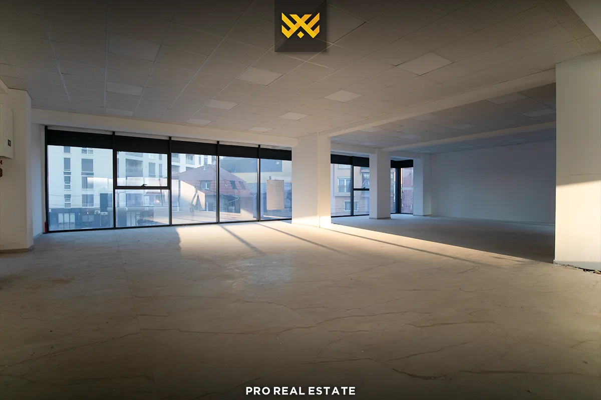 Lokal 215m² me #QIRA në Tophane.