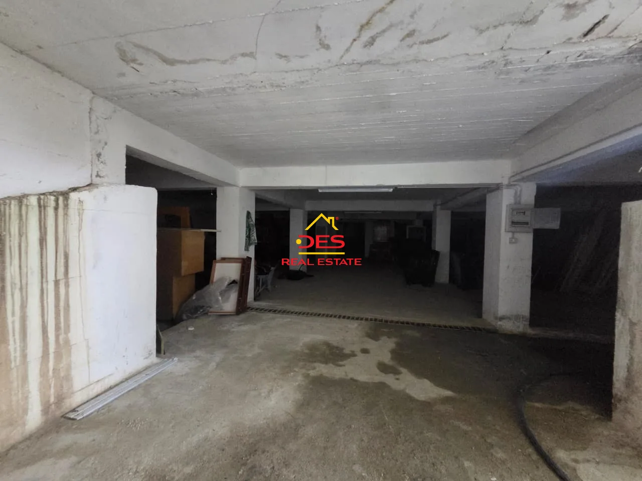 Jepet me qira garzh pranë kishës ortodokse, vlorë.