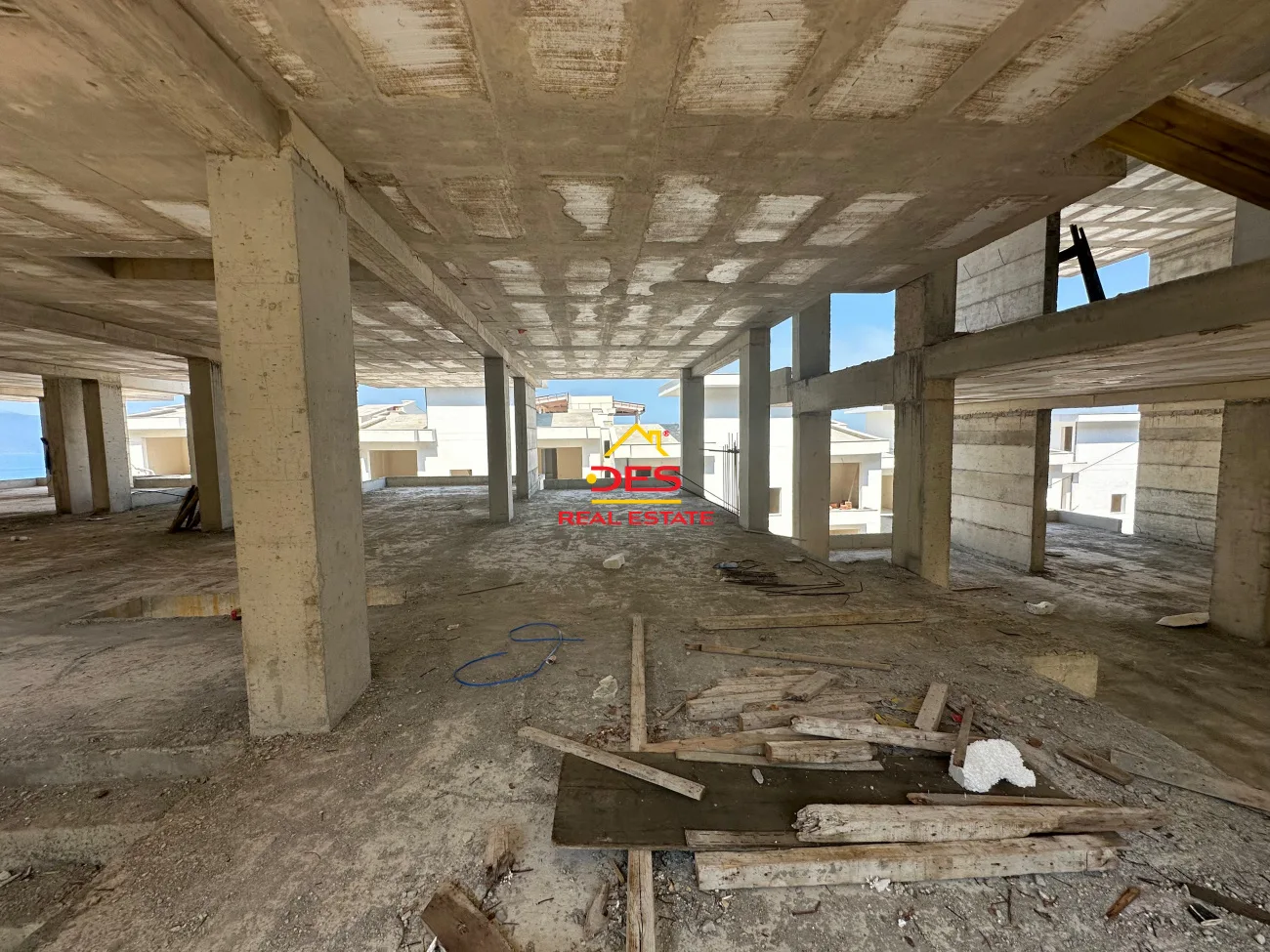 Shitet apartament 1+1 me këste në kodër lungomare,vlorë