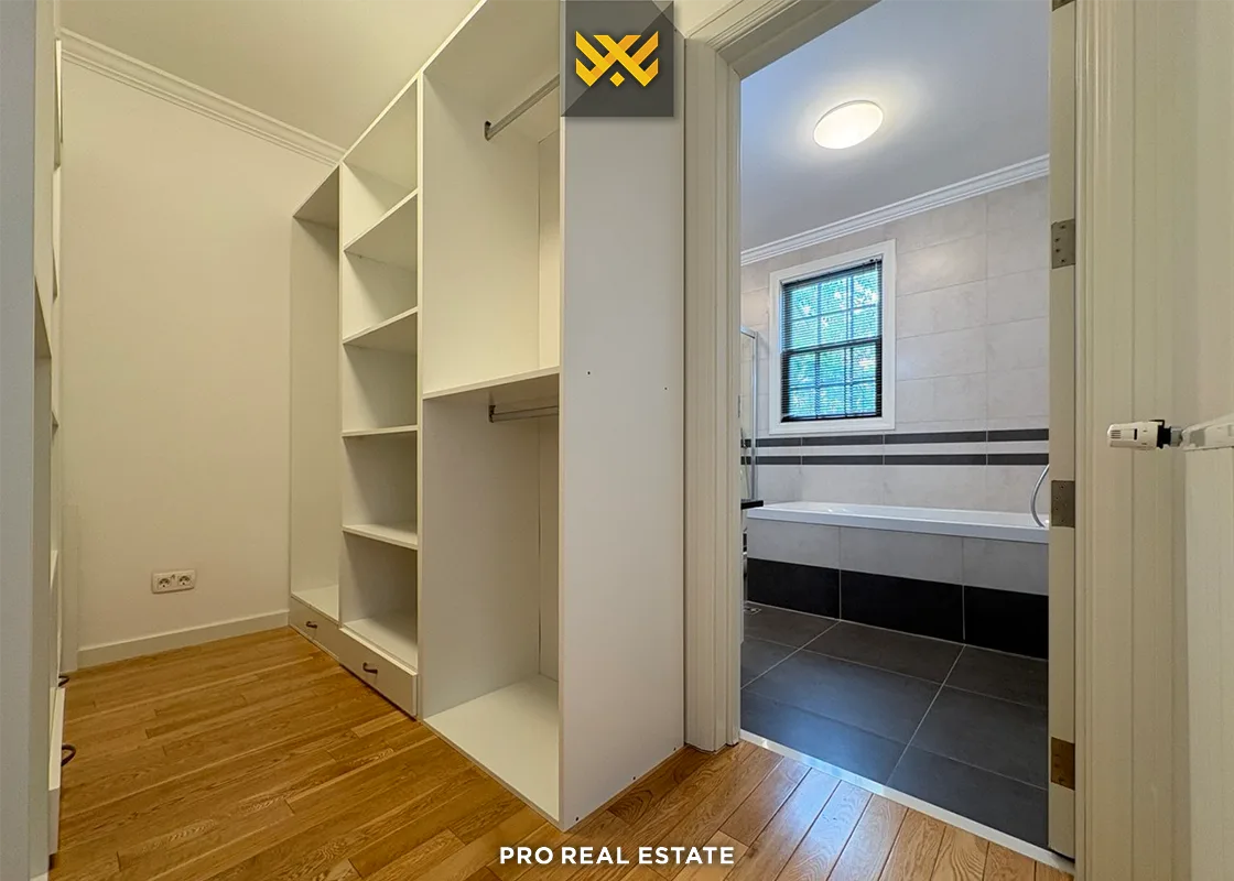 Shtëpi 264m² me #QIRA në Lagjen Fshati Ndërkombëtar