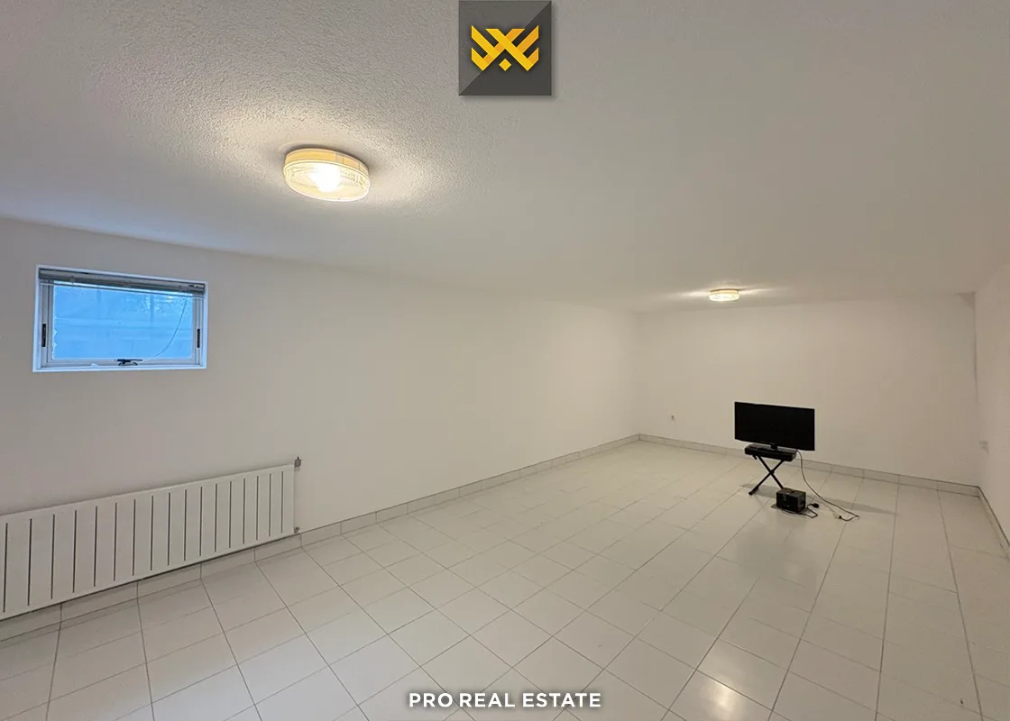 Shtëpi 264m² me #QIRA në Lagjen Fshati Ndërkombëtar