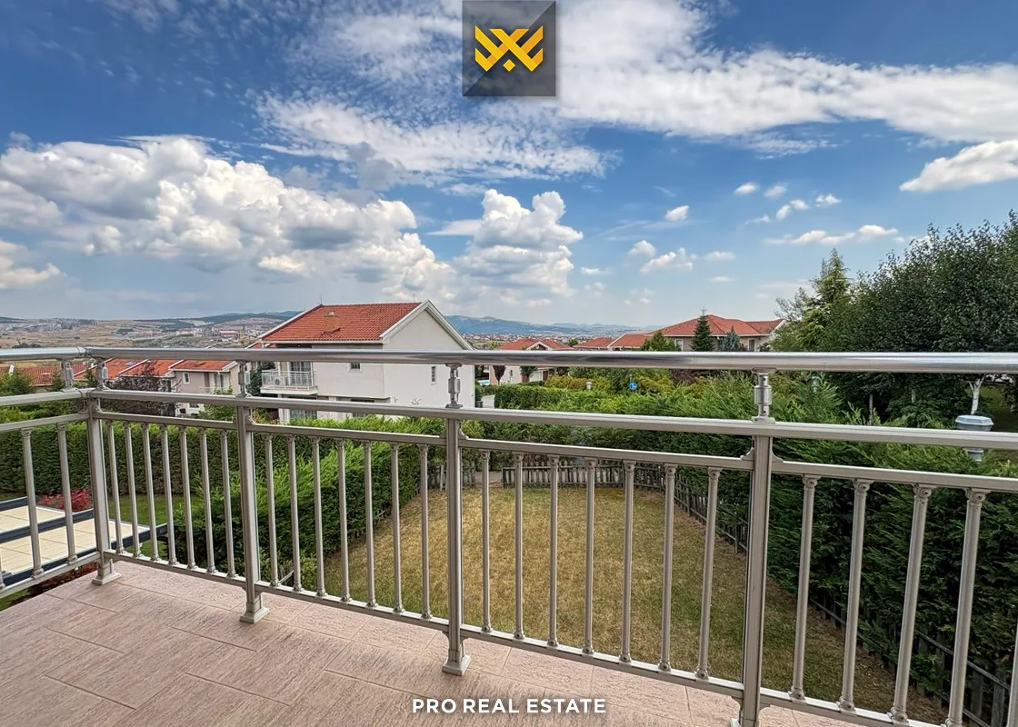 Shtëpi 264m² me #QIRA në Lagjen Fshati Ndërkombëtar