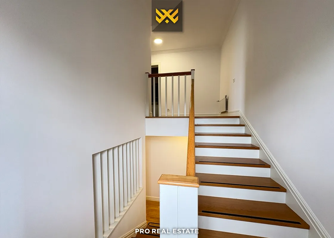 Shtëpi 264m² me #QIRA në Lagjen Fshati Ndërkombëtar