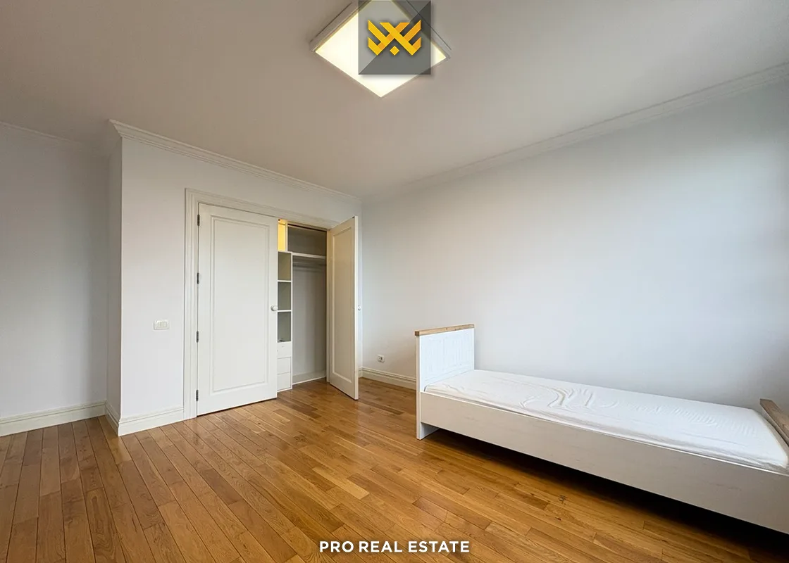 Shtëpi 264m² me #QIRA në Lagjen Fshati Ndërkombëtar