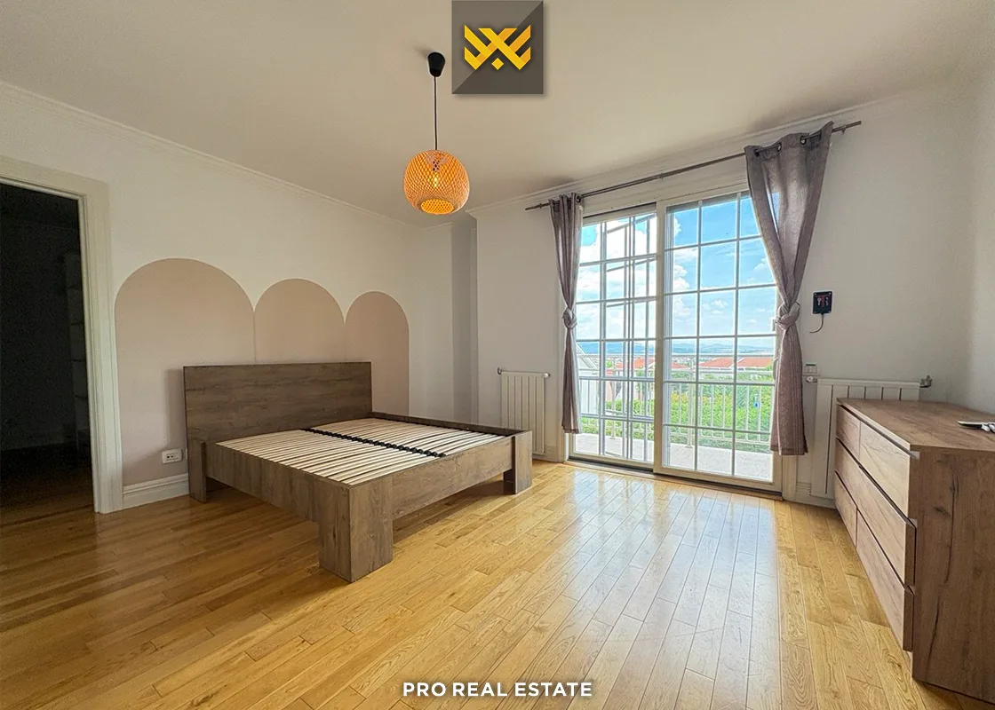 Shtëpi 264m² me #QIRA në Lagjen Fshati Ndërkombëtar
