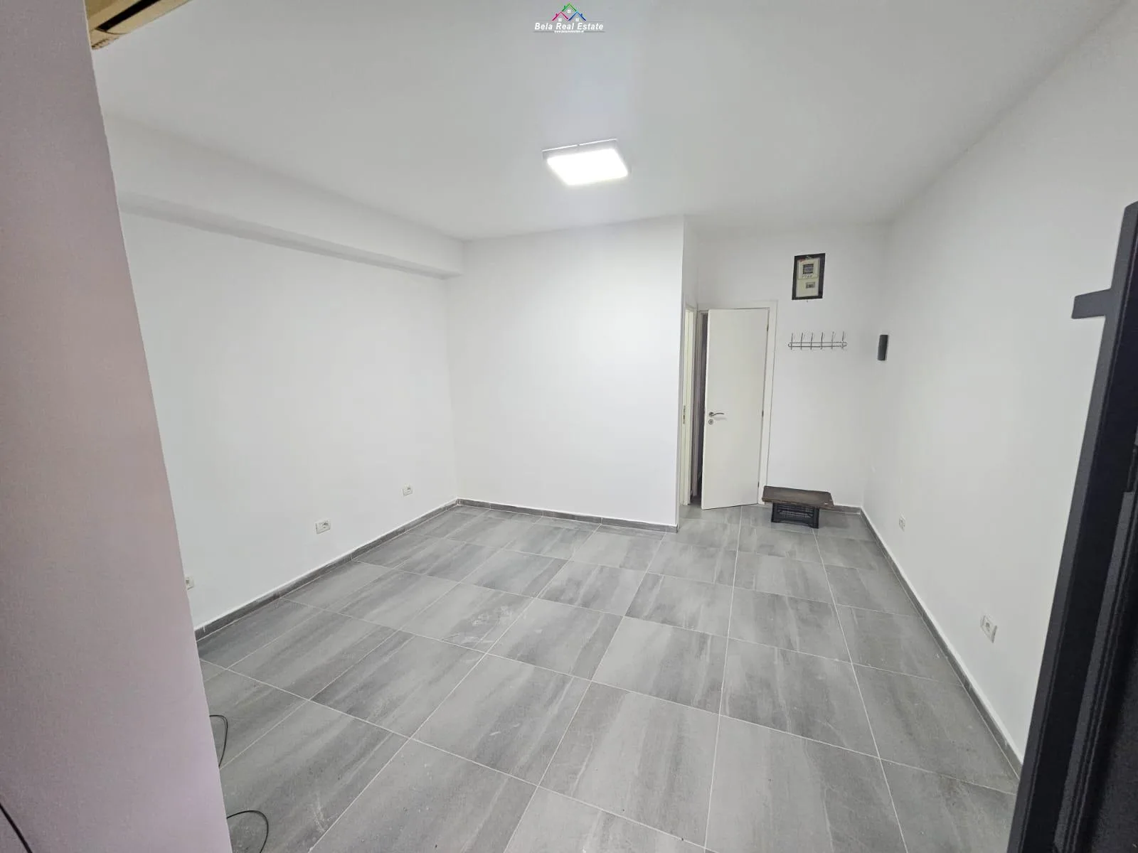 Dyqan Me Qera prane Qendres (ID BD21733) Tirane.