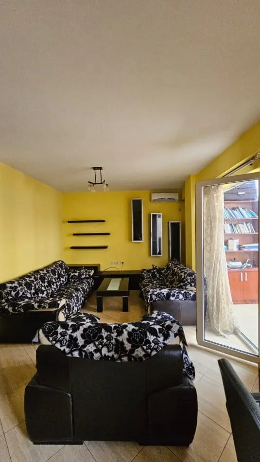 Apartament me Qera 2+1 Tek Stacioni i Trenit (ID B2201453) Tirane
