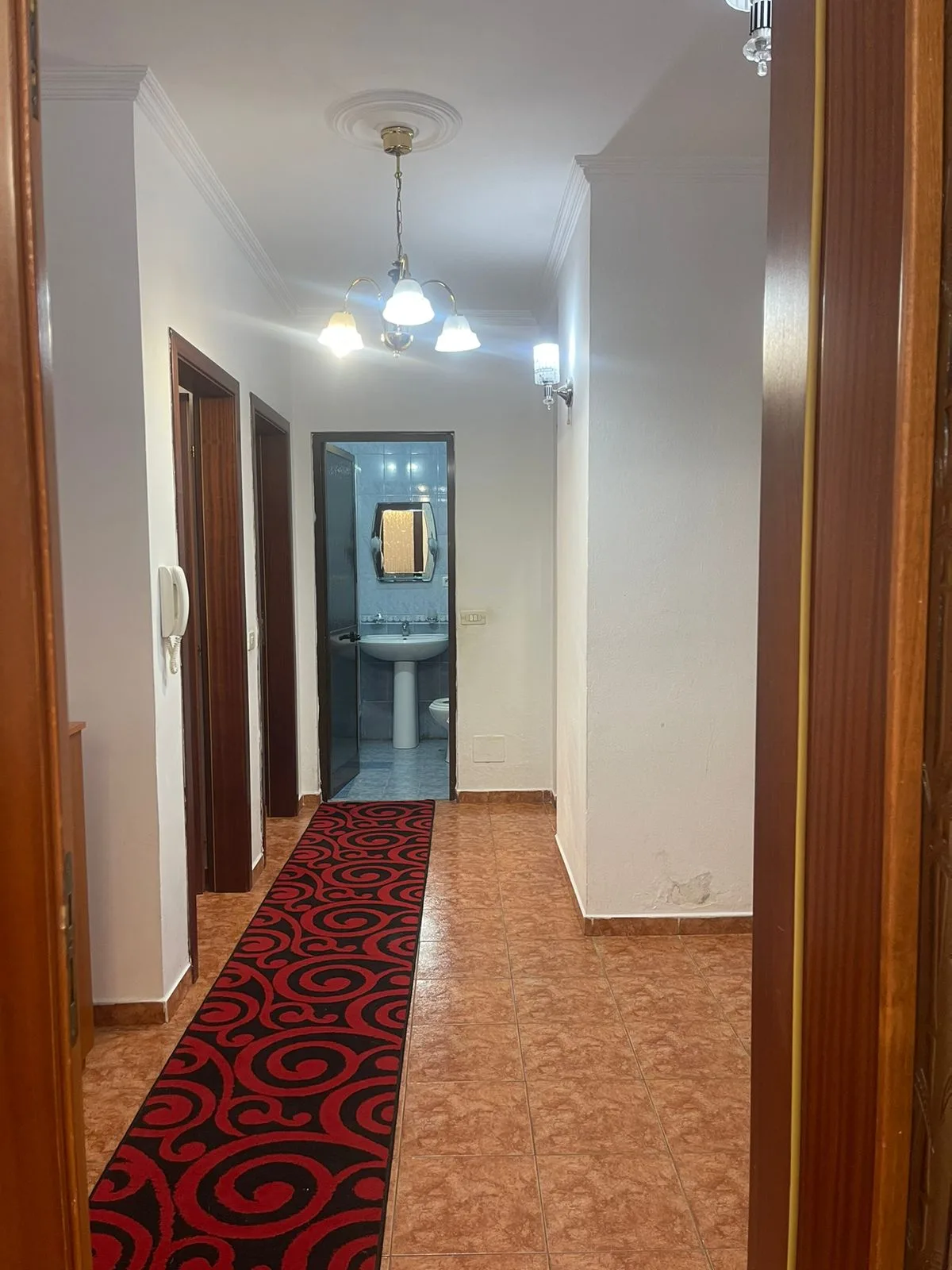 Apartament Me Qera 2+1 Tek Myslym Shyri (ID B220547) Tirane.
