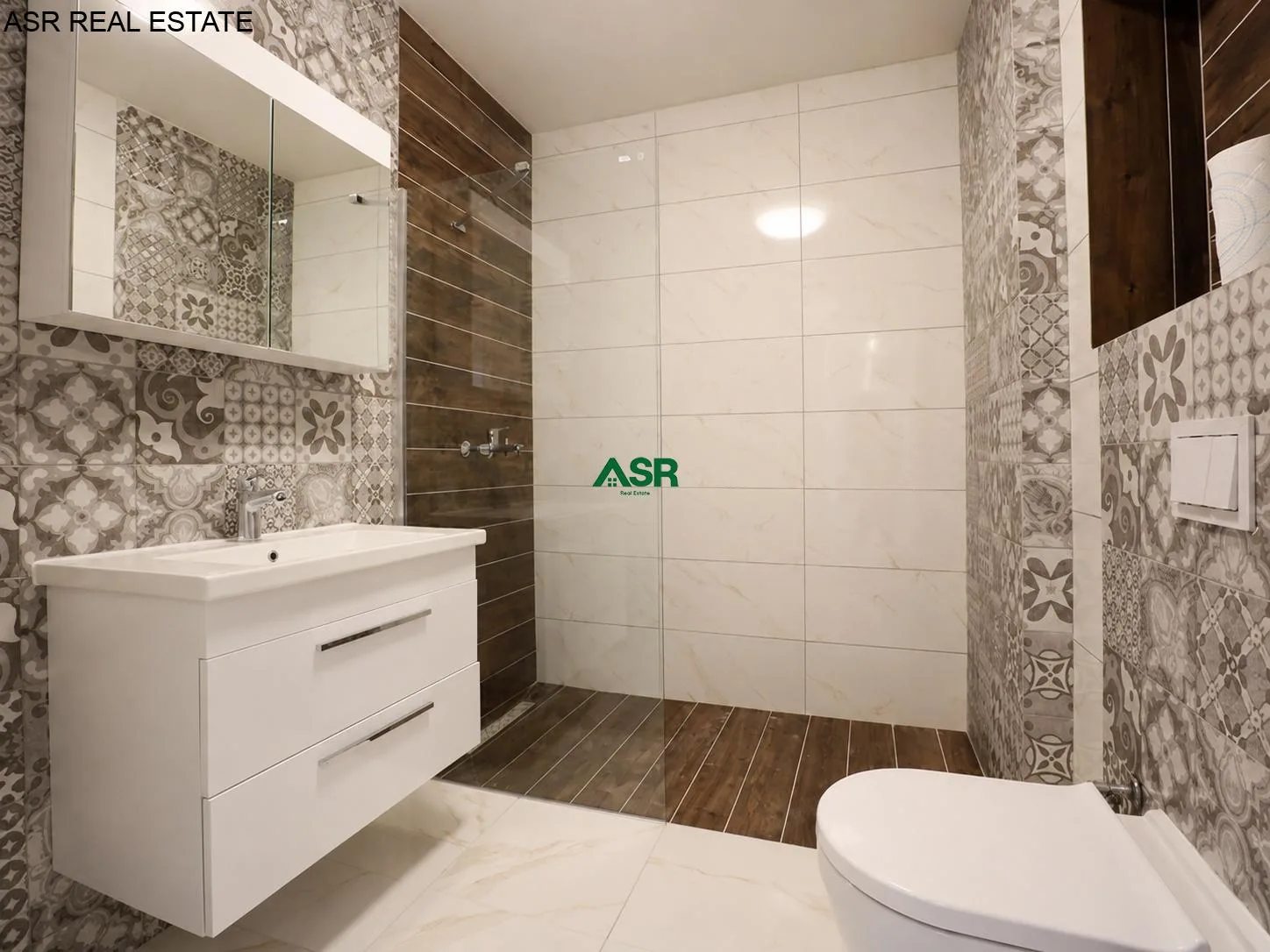Ofrohet banesë me qira me sipërfaqe 130 m², në Pejton