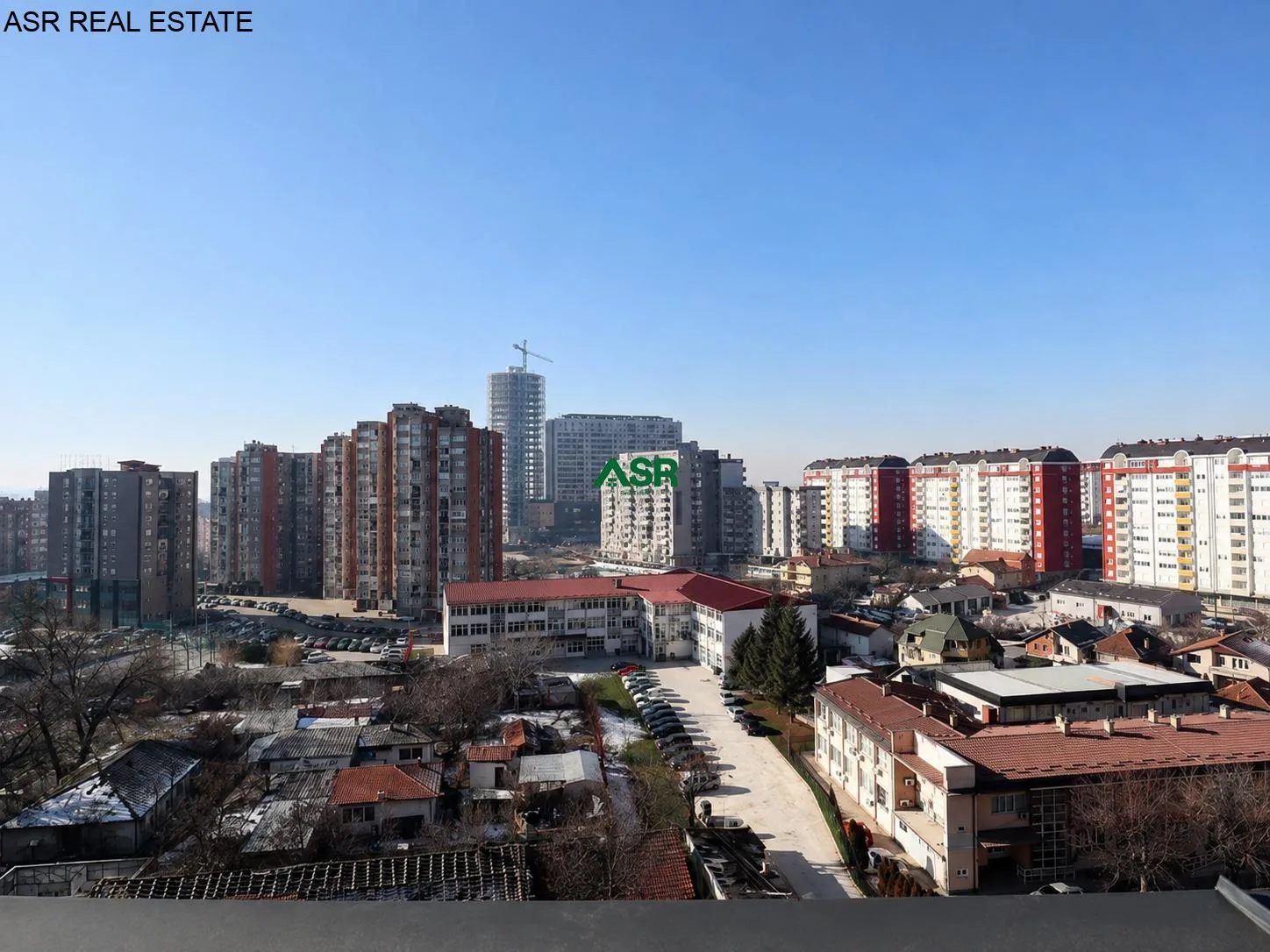 Ofrohet banesë me qira me sipërfaqe 130 m², në Pejton