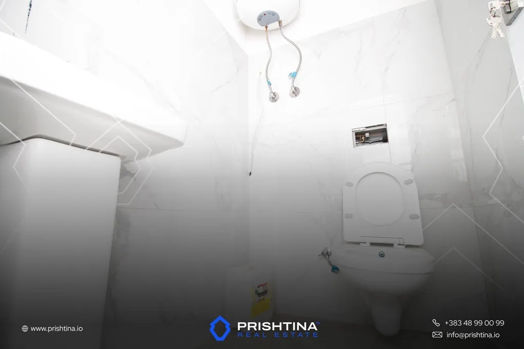 Lokal me qira 346m² në Mati 1