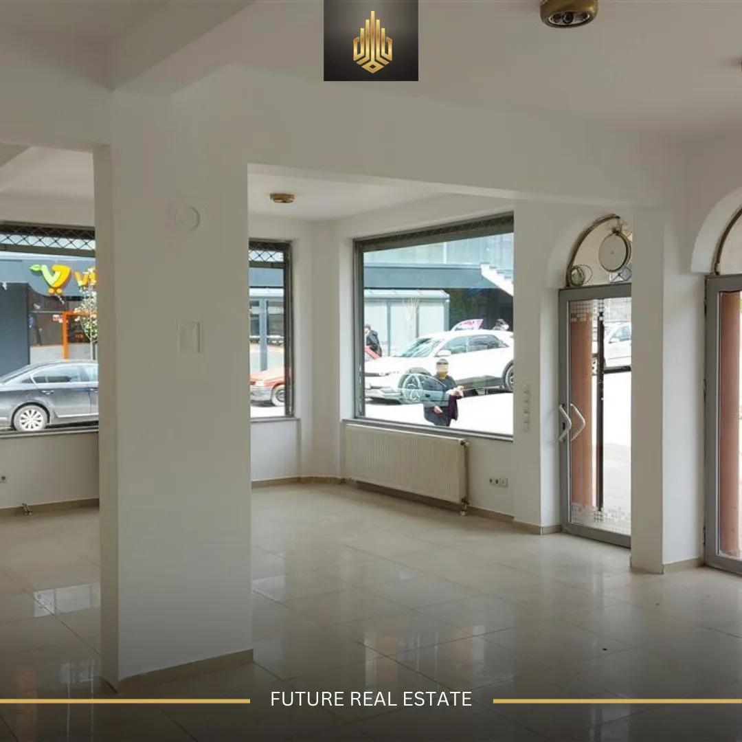 Lokal me QERA/80m²