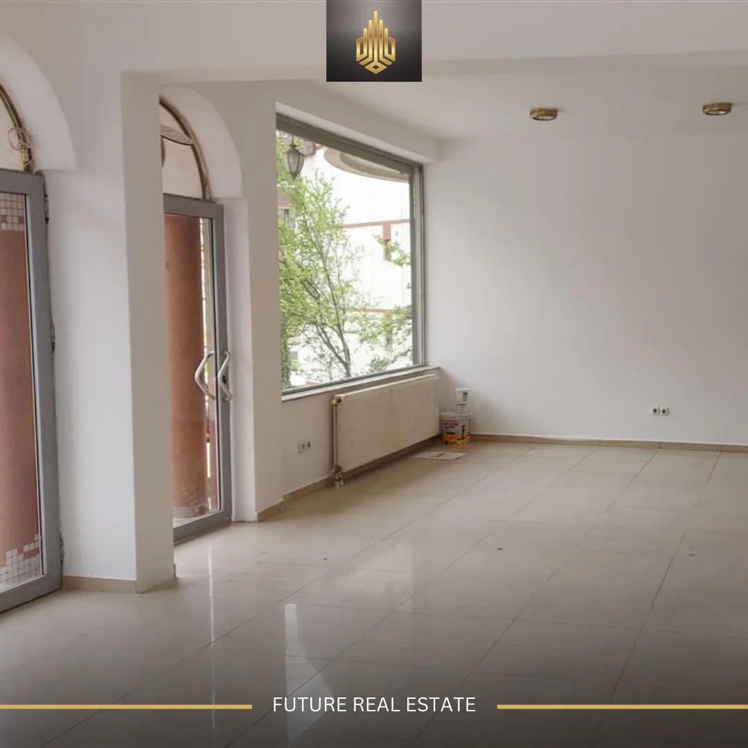 Lokal me QERA/80m²