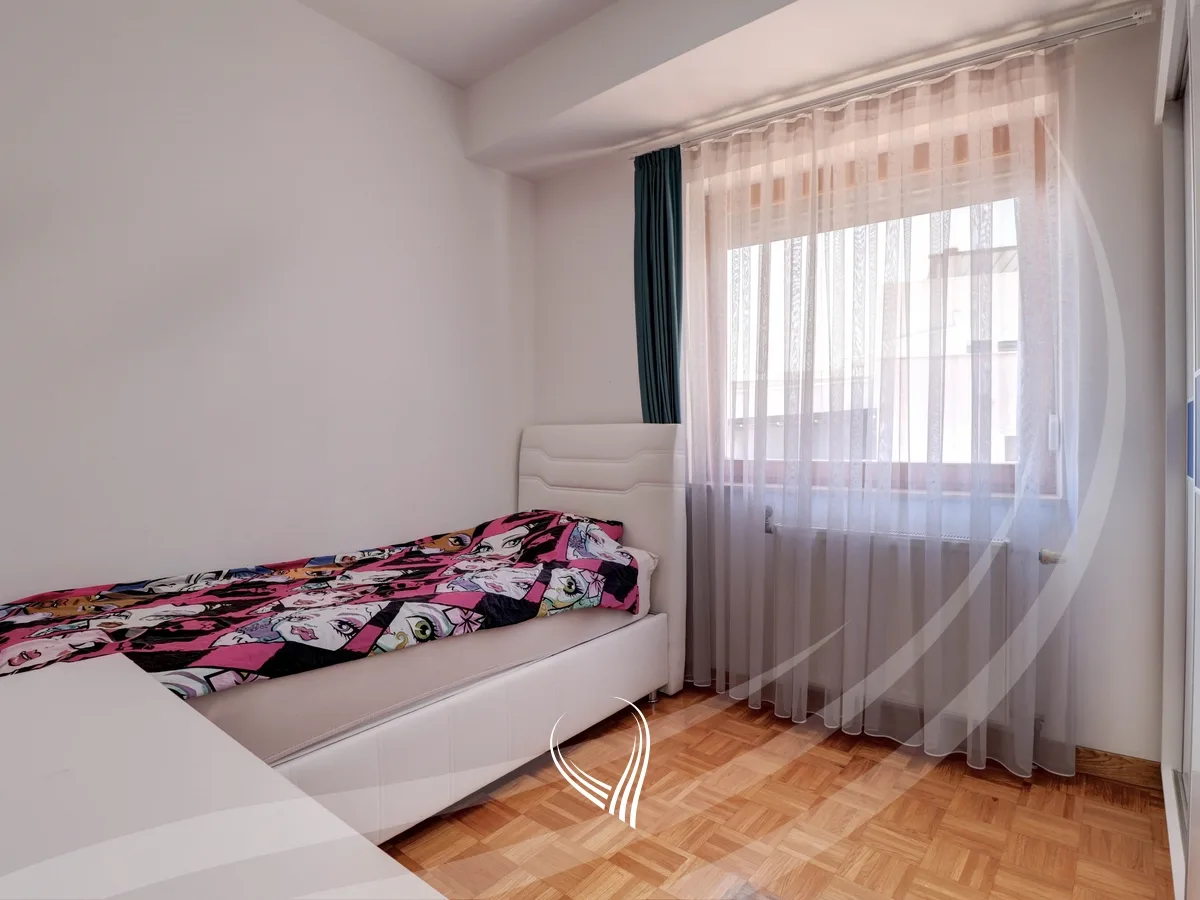 Banesë me 3 dhoma gjumi me qira në lagjen Arbëria – Dragodan
