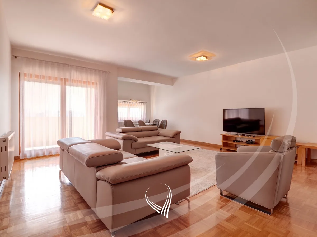 Banesë me 3 dhoma gjumi me qira në lagjen Arbëria – Dragodan