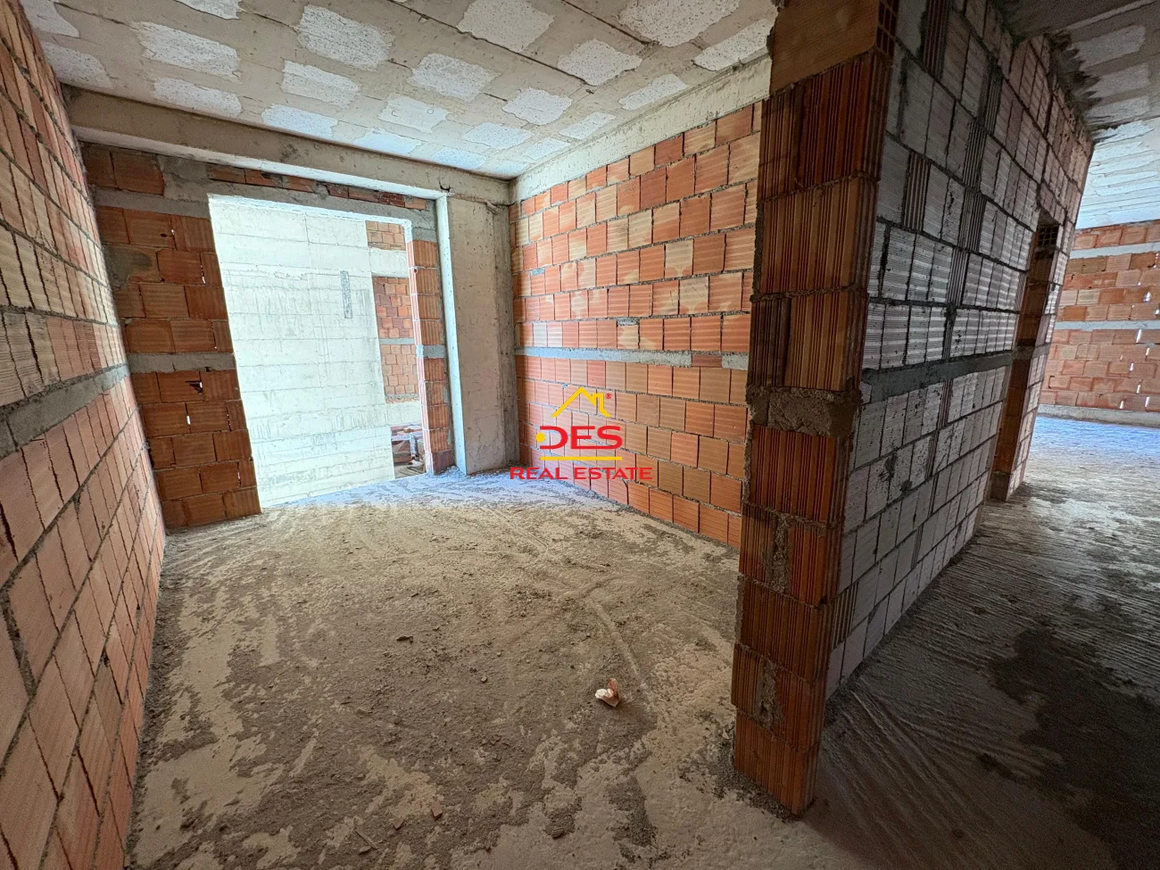 Shitet apartament 1+1 në rezidencën “poseidon”, vlorë