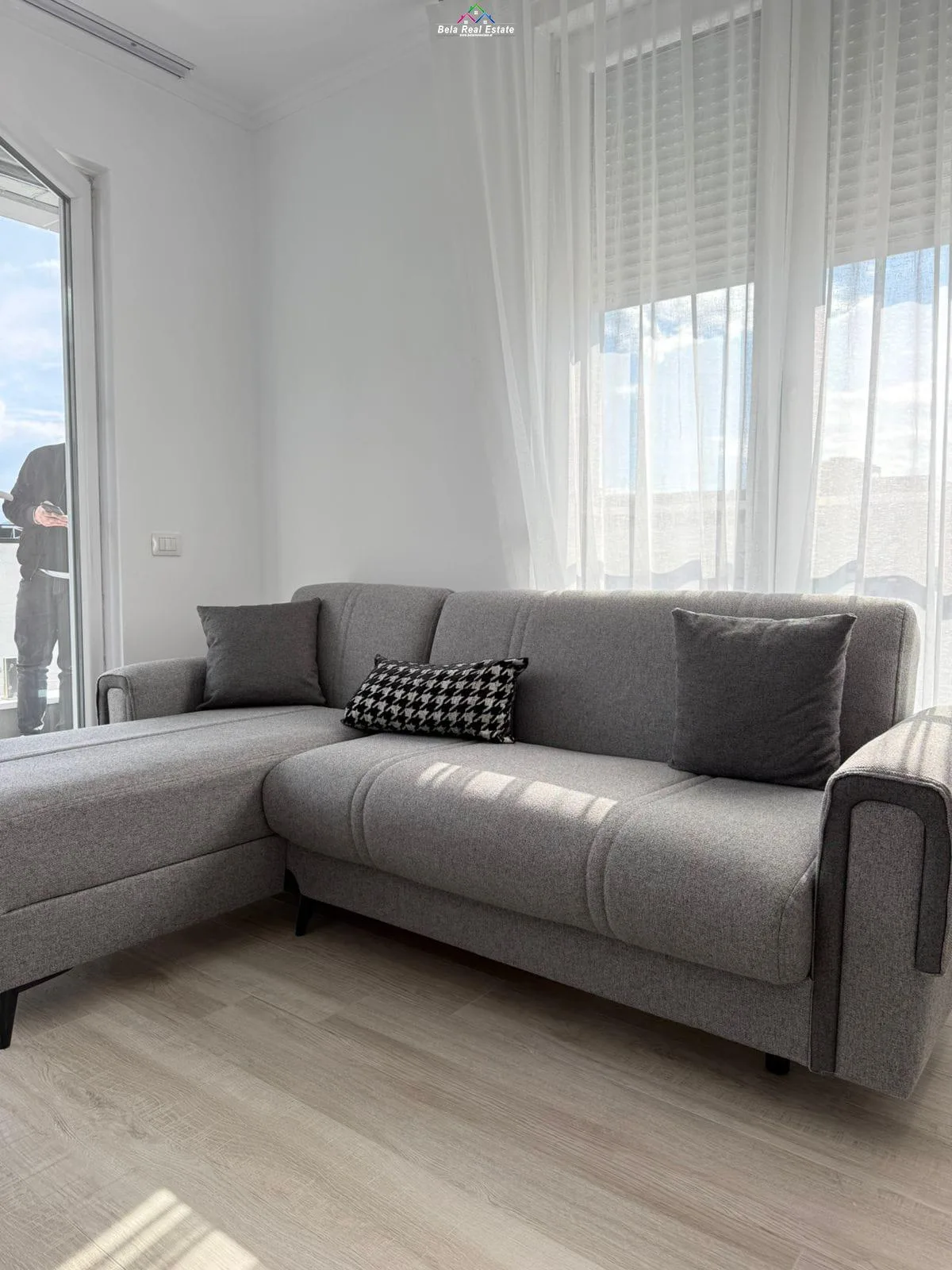 Apartament Me Qera 2+1 Tek Bulevardi i Ri (ID B2201838) Tirane