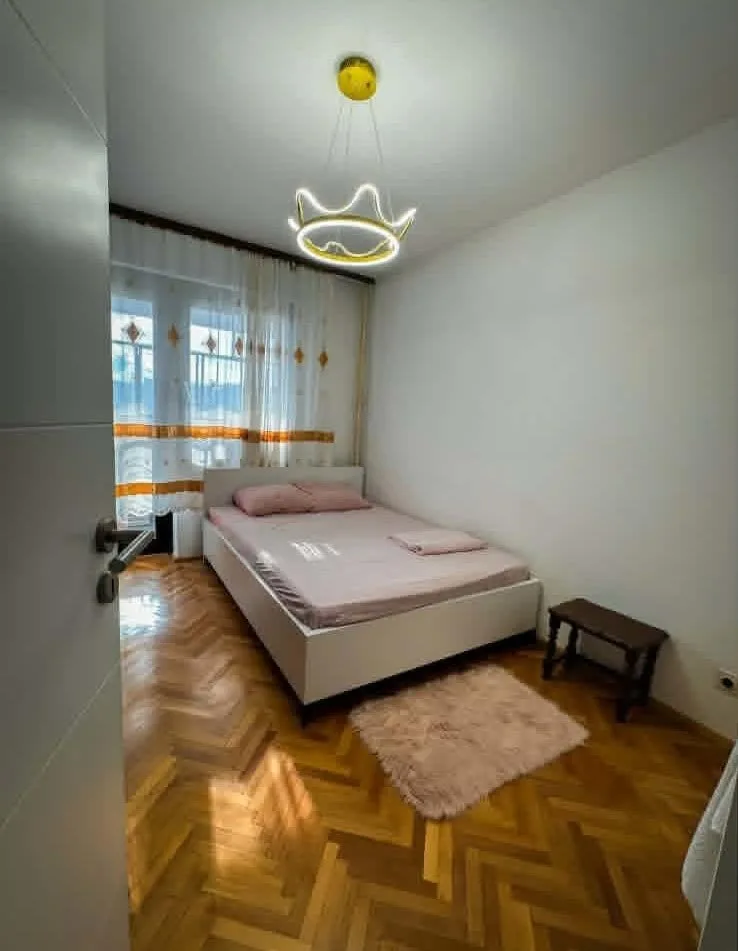 Banesë në shitje te Qafa