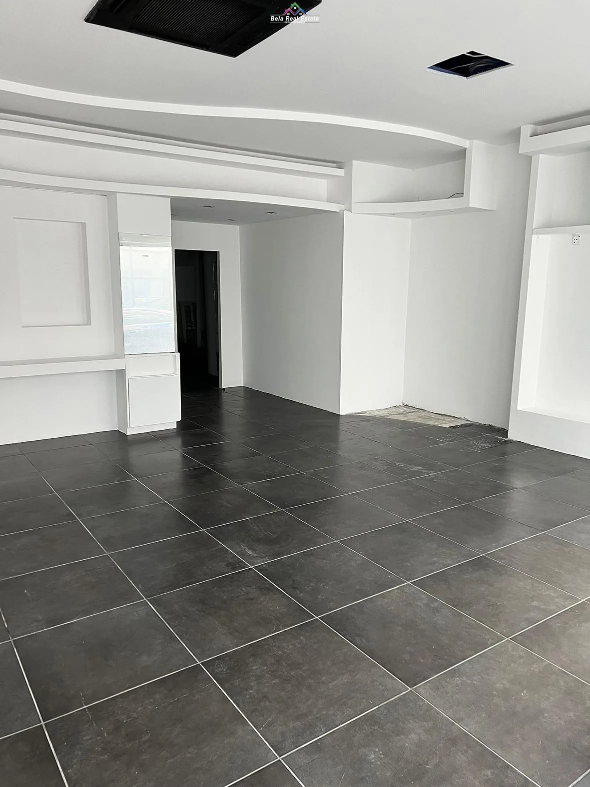 Ambjent Biznesi/Dyqan Me Qera Tek Brryli (ID BD21559) Tirane.