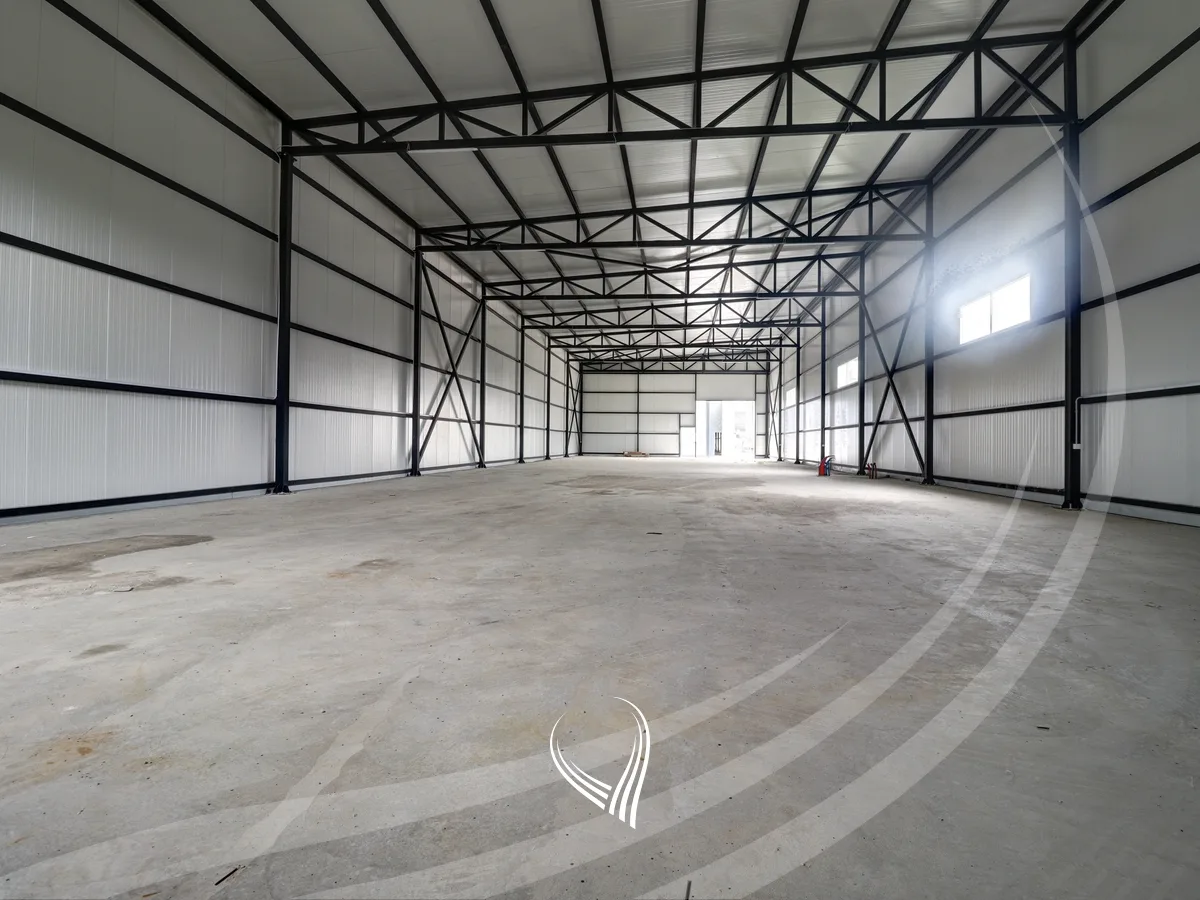 Depo 620m2 me qira në Suhadoll