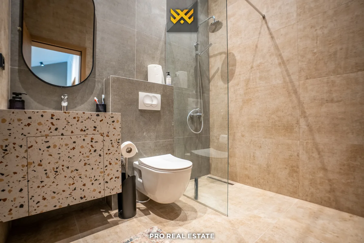 Villë 247m² për #SHITJE në Brezovicë