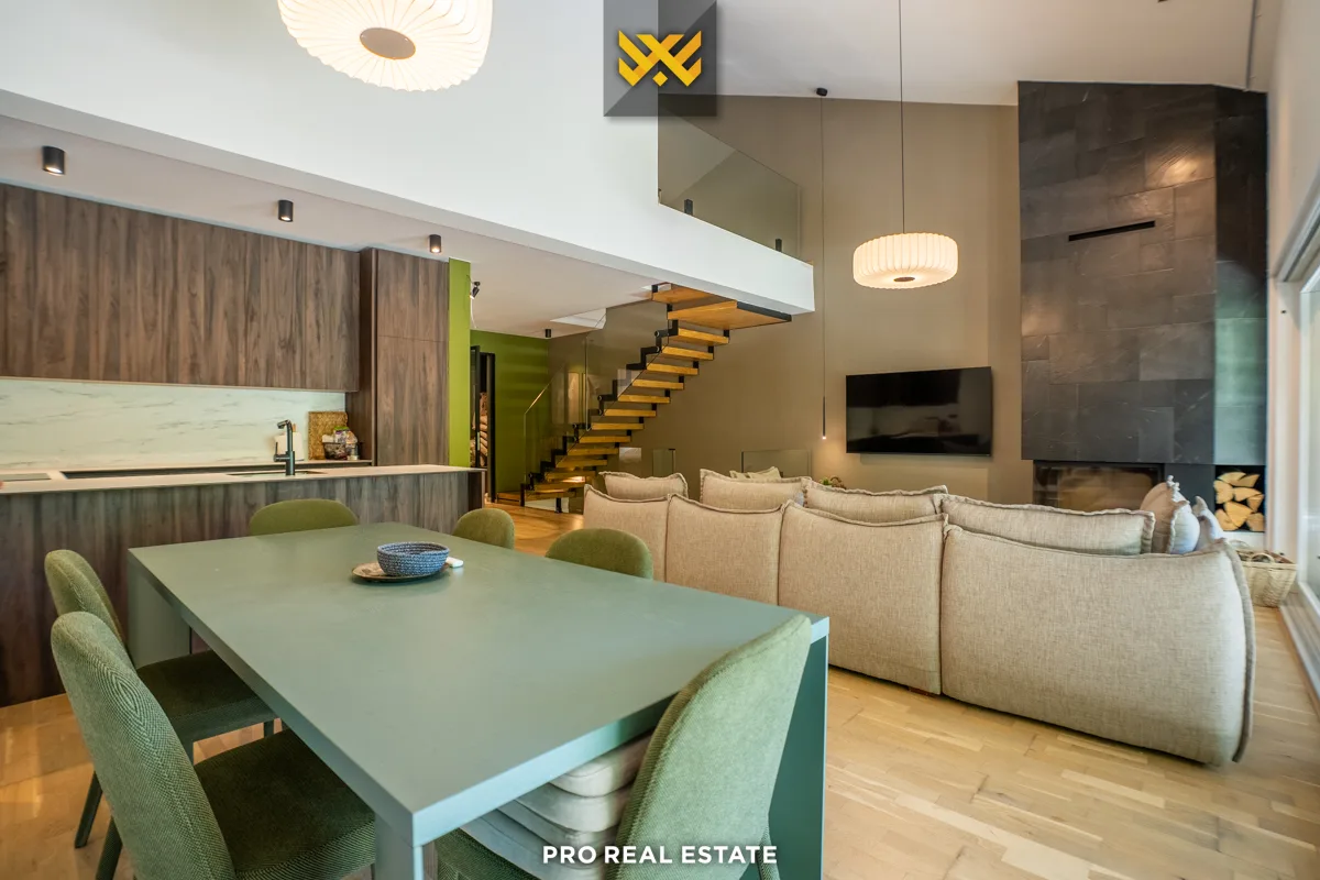 Villë 247m² për #SHITJE në Brezovicë