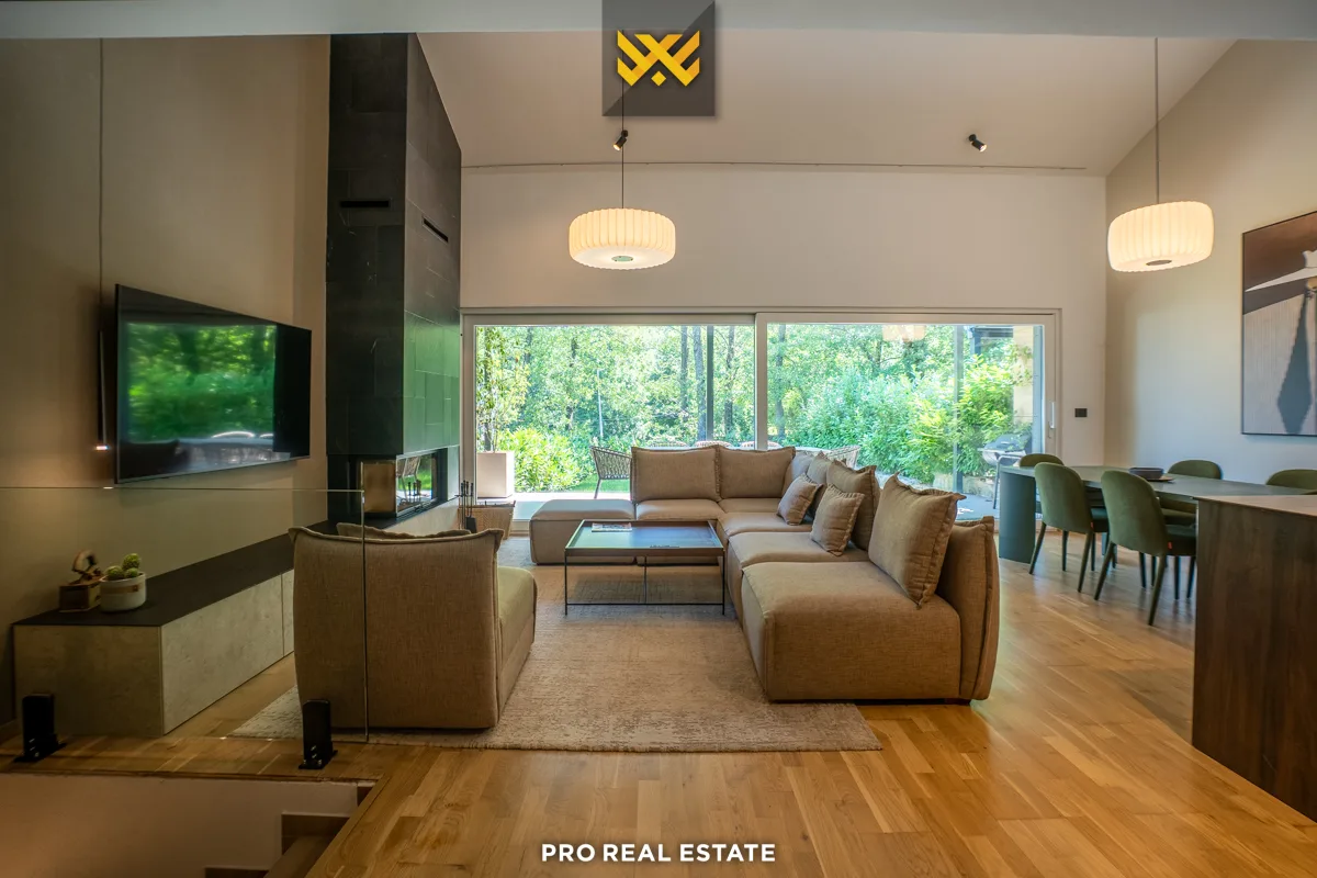 Villë 247m² për #SHITJE në Brezovicë