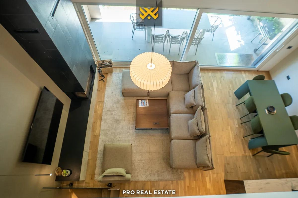 Villë 247m² për #SHITJE në Brezovicë