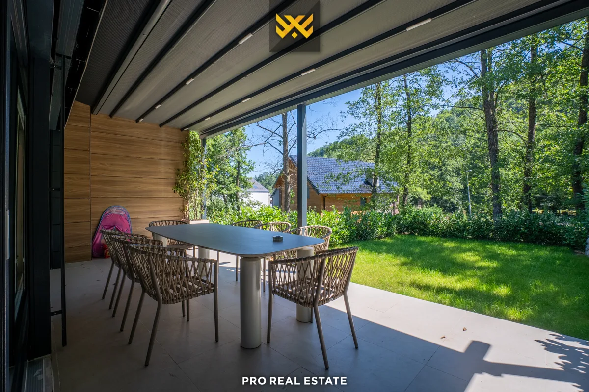 Villë 247m² për #SHITJE në Brezovicë