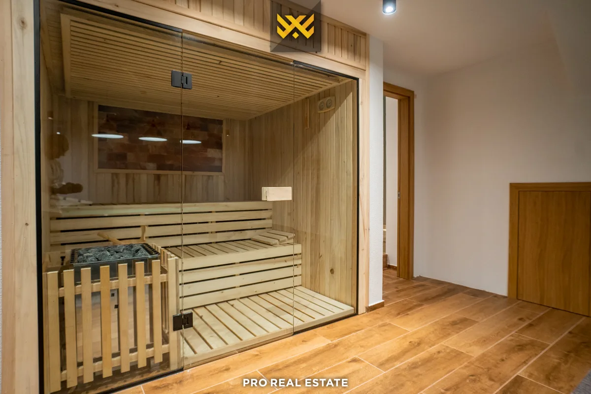 Villë 247m² për #SHITJE në Brezovicë