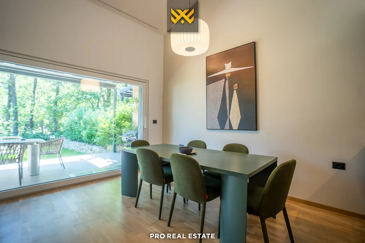 Villë 247m² për #SHITJE në Brezovicë