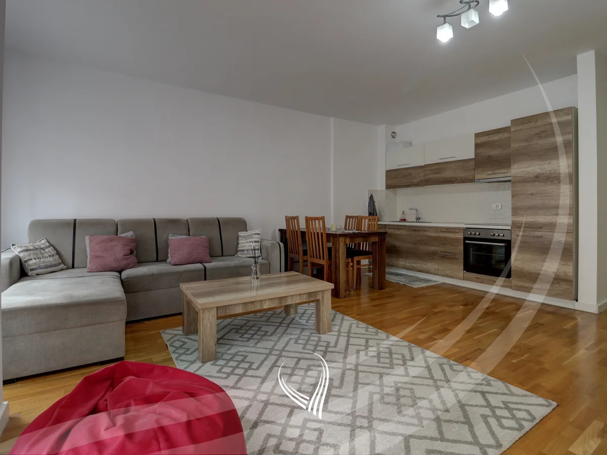 Banesë me 3 dhoma gjumi me qira në lagjen Kalabria- Emshir