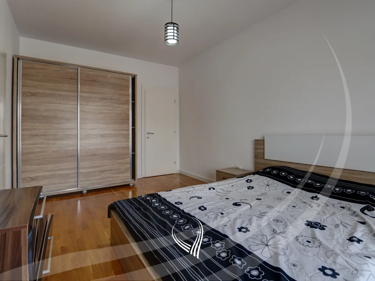 Banesë me 3 dhoma gjumi me qira në lagjen Kalabria- Emshir