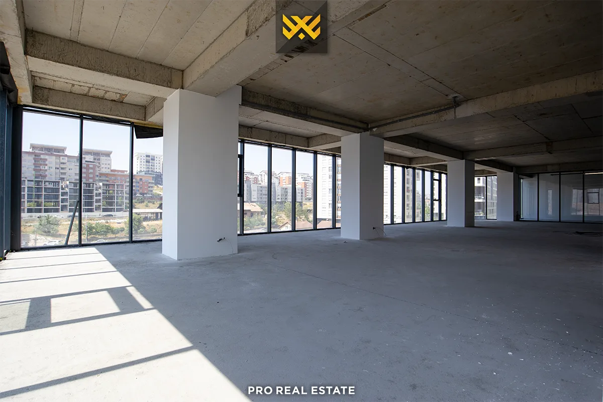 Lokal / Zyrë 519.21m² me #QIRA në Lakrishtë.