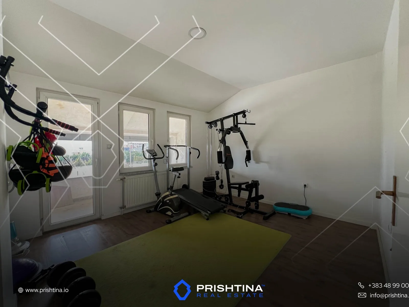 Shtëpi në shitje dhe me qira 400m² në Veternik