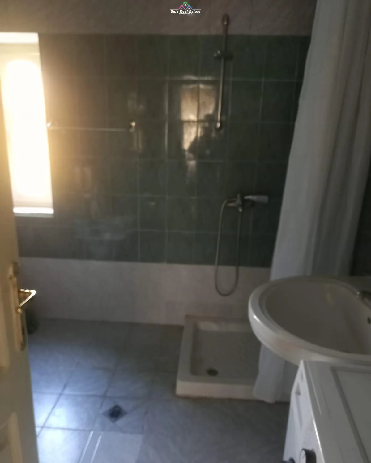 Kat Vile 3+1 Me Qera Tek Ish Tregu Elektrik (ID BV22330) Tirane