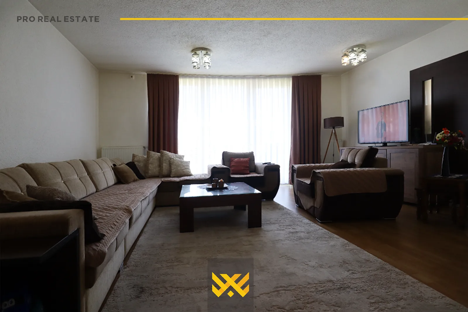 Shtëpi 250m² në #SHITJE në Lagjen Qëndresa.