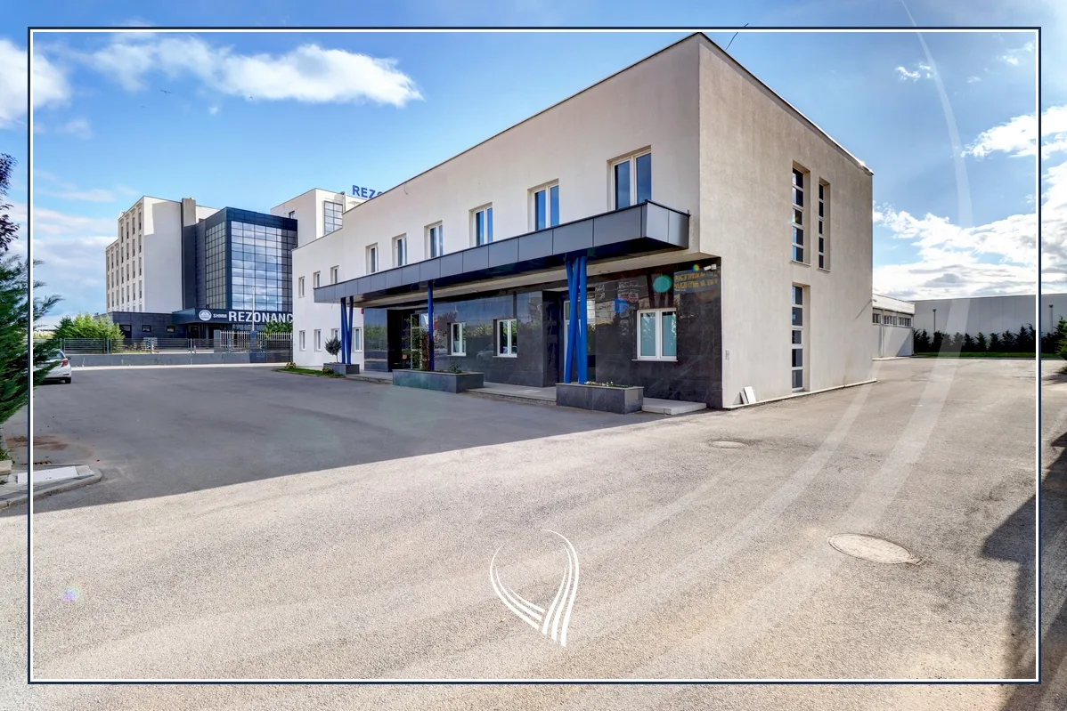 Depo 1640m2 me qira në Konjuh