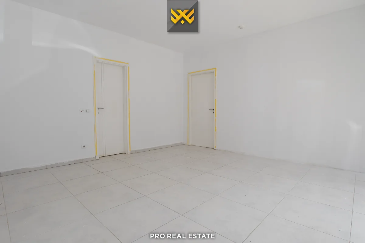 Lokal 42m² me #QIRA në Lagjen e Spitalit.