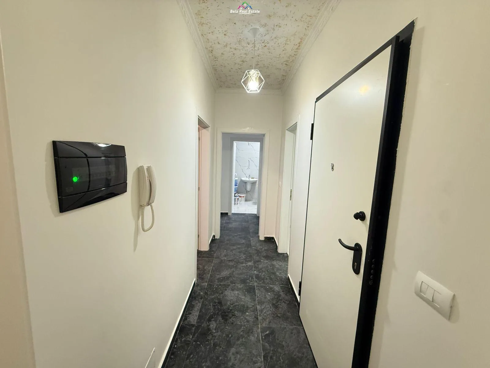 Zyre Me Qera 2+1 Tek Zogu i Zi (ID BZ2767) Tirane