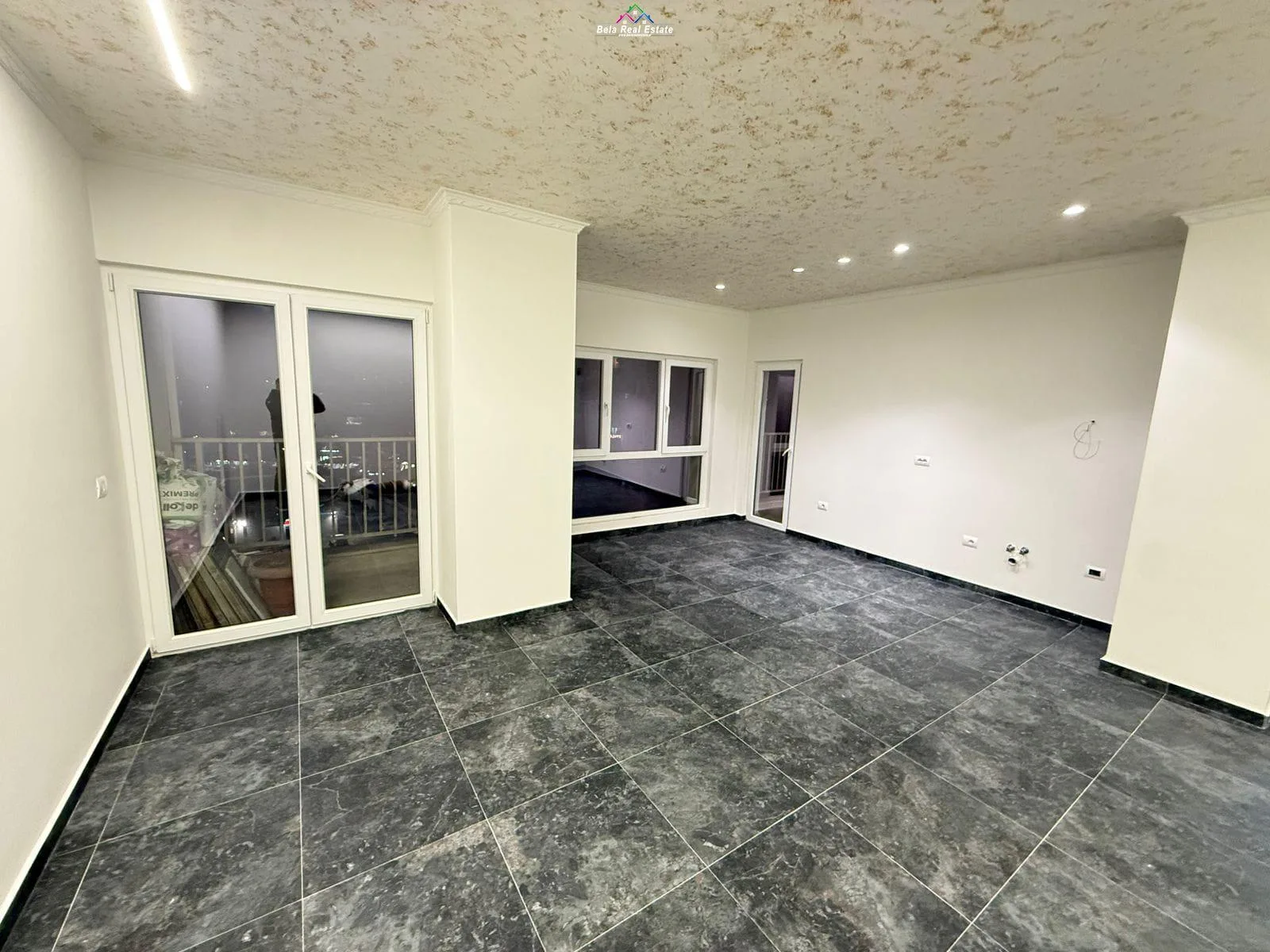 Zyre Me Qera 2+1 Tek Zogu i Zi (ID BZ2767) Tirane