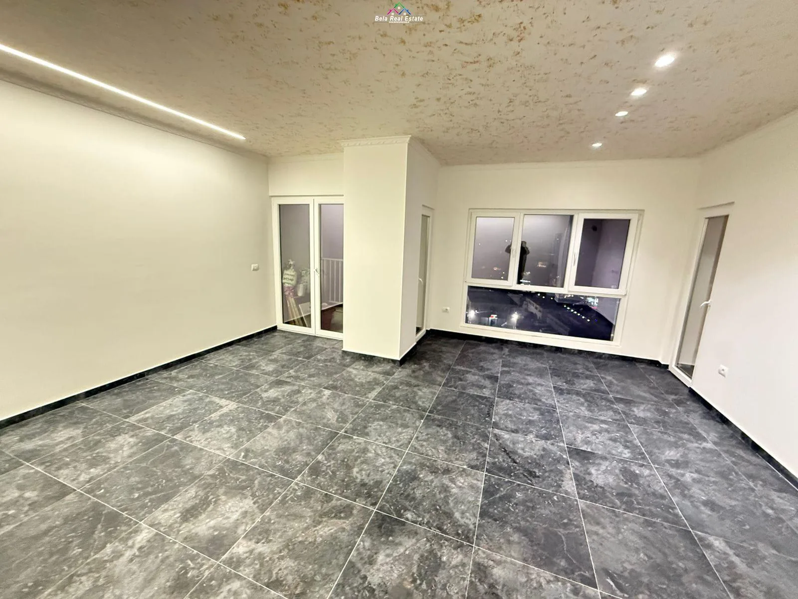 Zyre Me Qera 2+1 Tek Zogu i Zi (ID BZ2767) Tirane