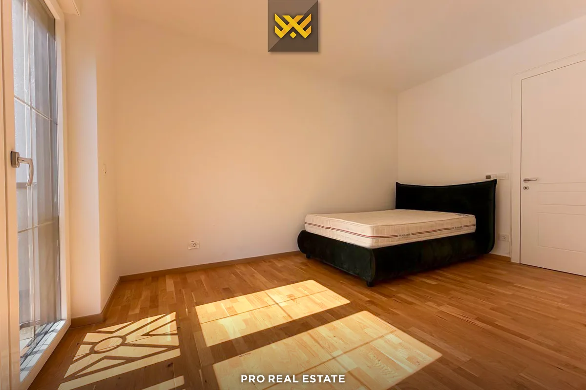 Shtëpi 300m² me #QIRA në Royal Green Residence