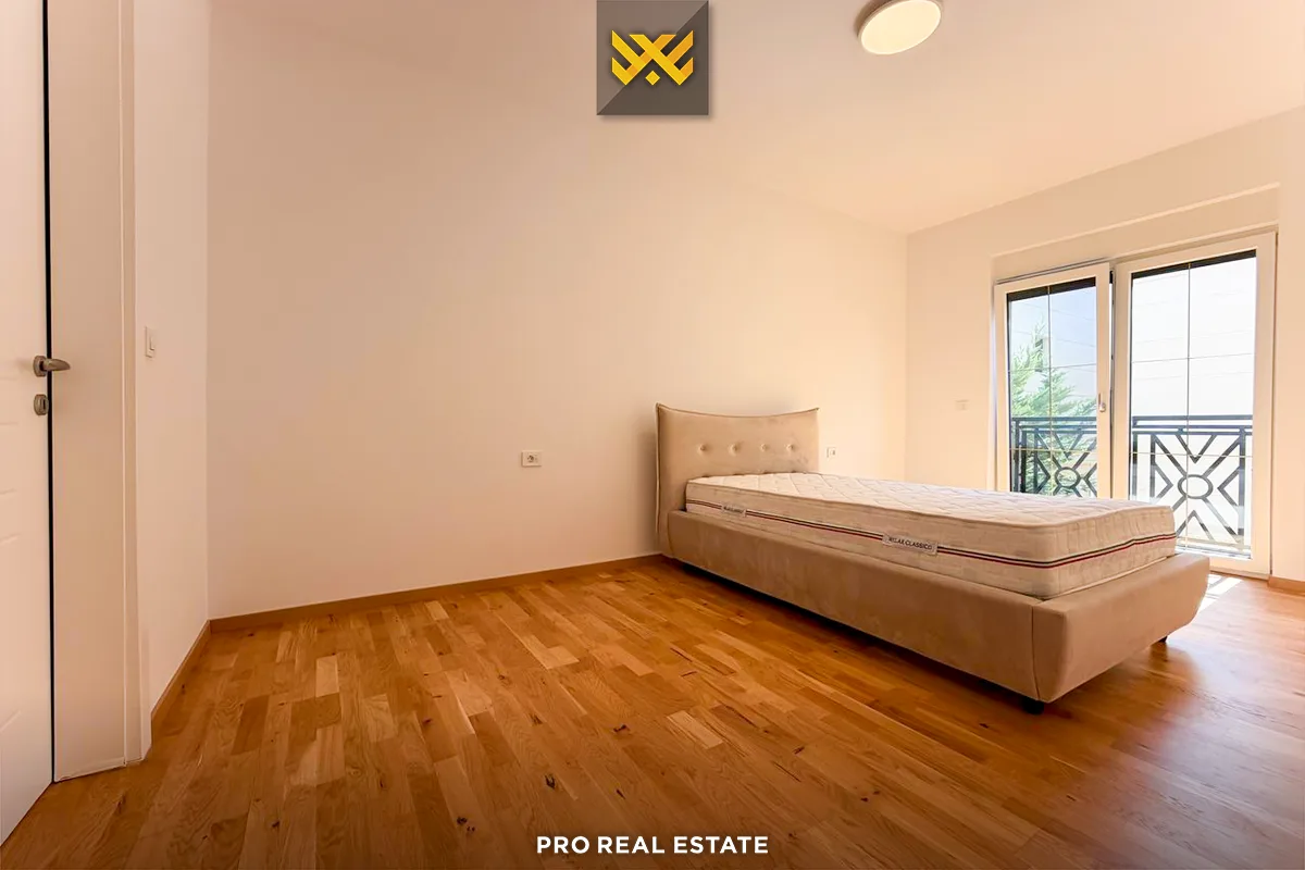 Shtëpi 300m² me #QIRA në Royal Green Residence